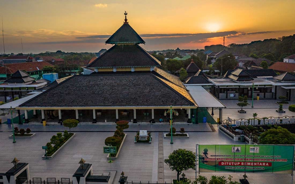 Travel Demak Kudus